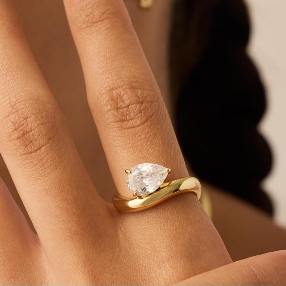 NEW - 14K Gold Plated Pear Solitaire Cubic Zirconia Wavy Ring